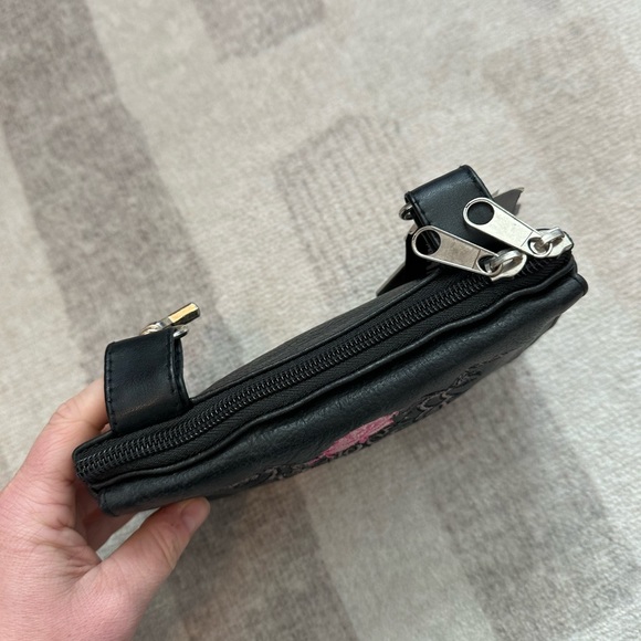 UNIK Women’s Leather Embroidered Motorcycle Clip On Bag NWT - Picture 6 of 8